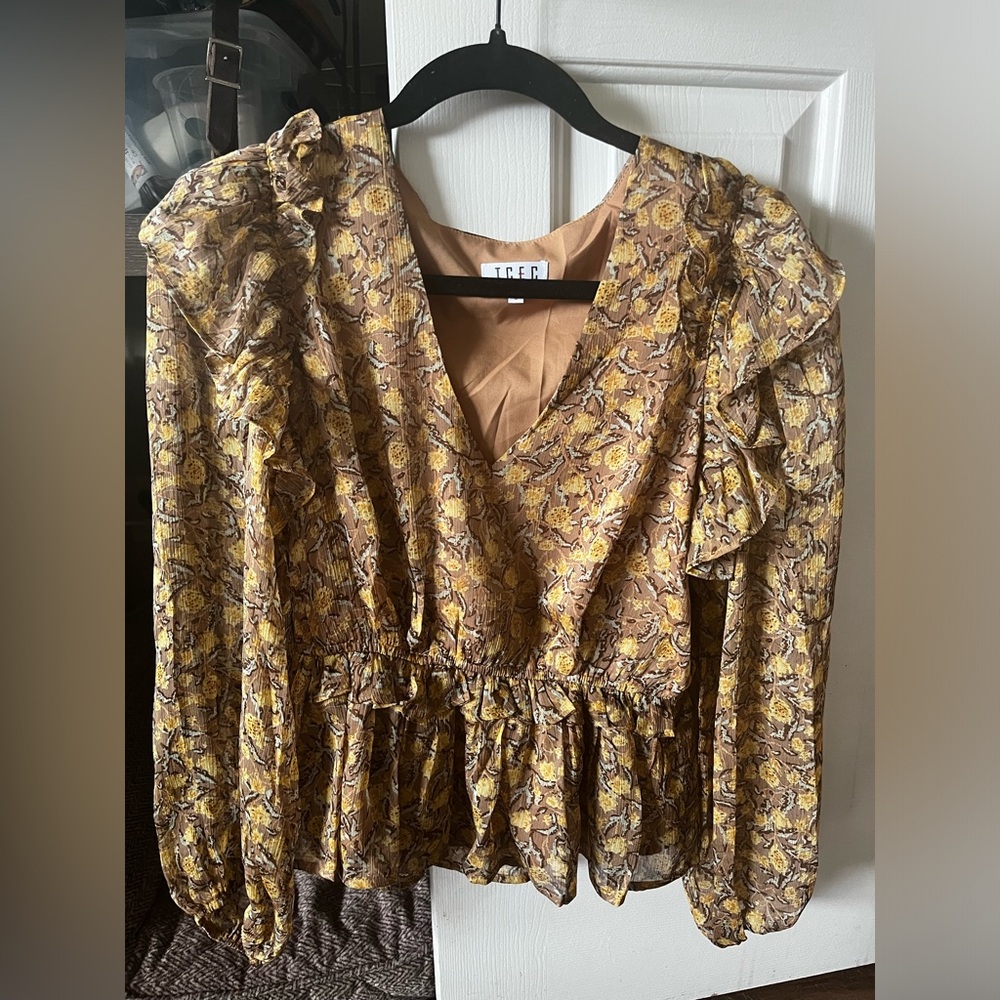 Savanah Sevens Bellsleeve Top